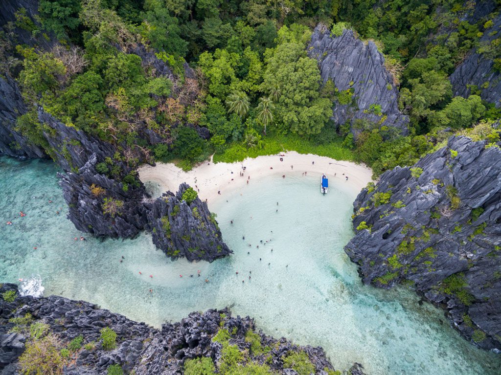 Hidden Beach in Matinloc Island in El Nido, Palawan, Philippines