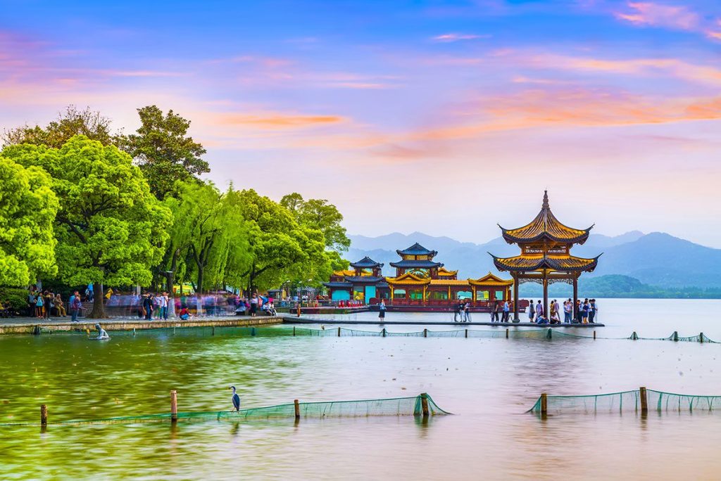Scenic view of Hangzhou West Lake.