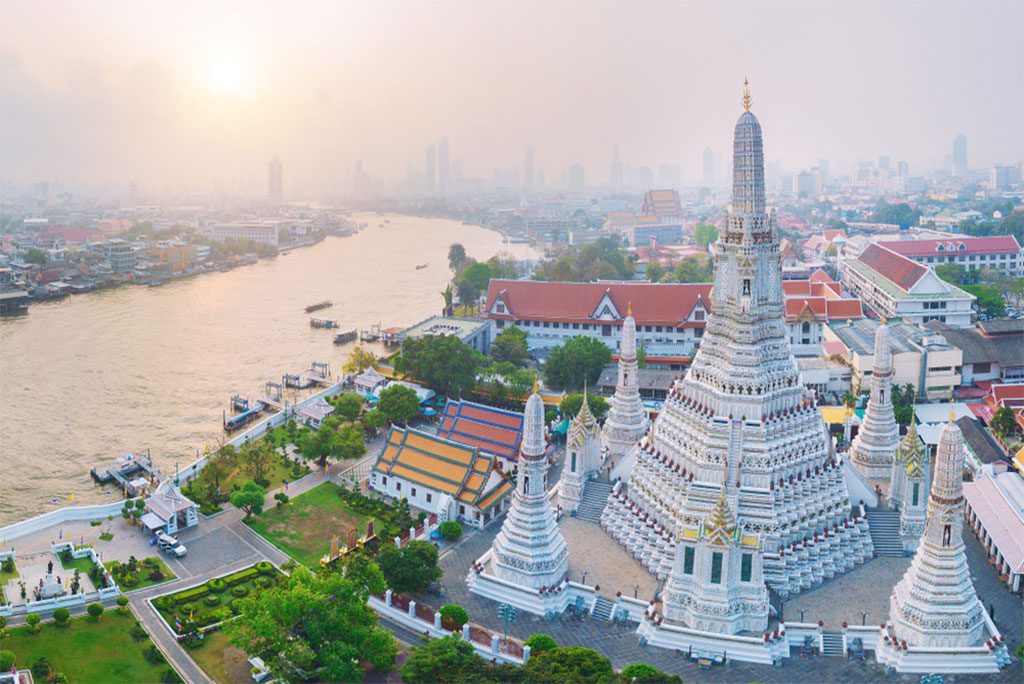 Wat Arun Ratchawaram Ratchaworamawihan Temple in Bangkok, Thailand