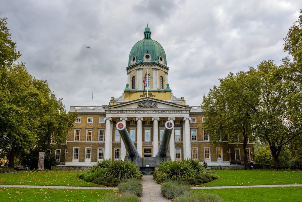 Cannons at the entrance of the Imperial War Museum in London