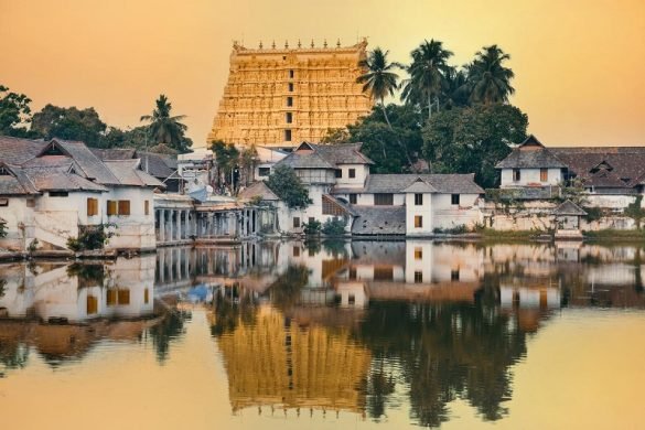 Trivandrum Best Places with Friends: Sree Padmanabhaswamy Temple Reflection