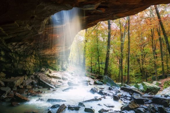 places to go in arkansas for a weekend