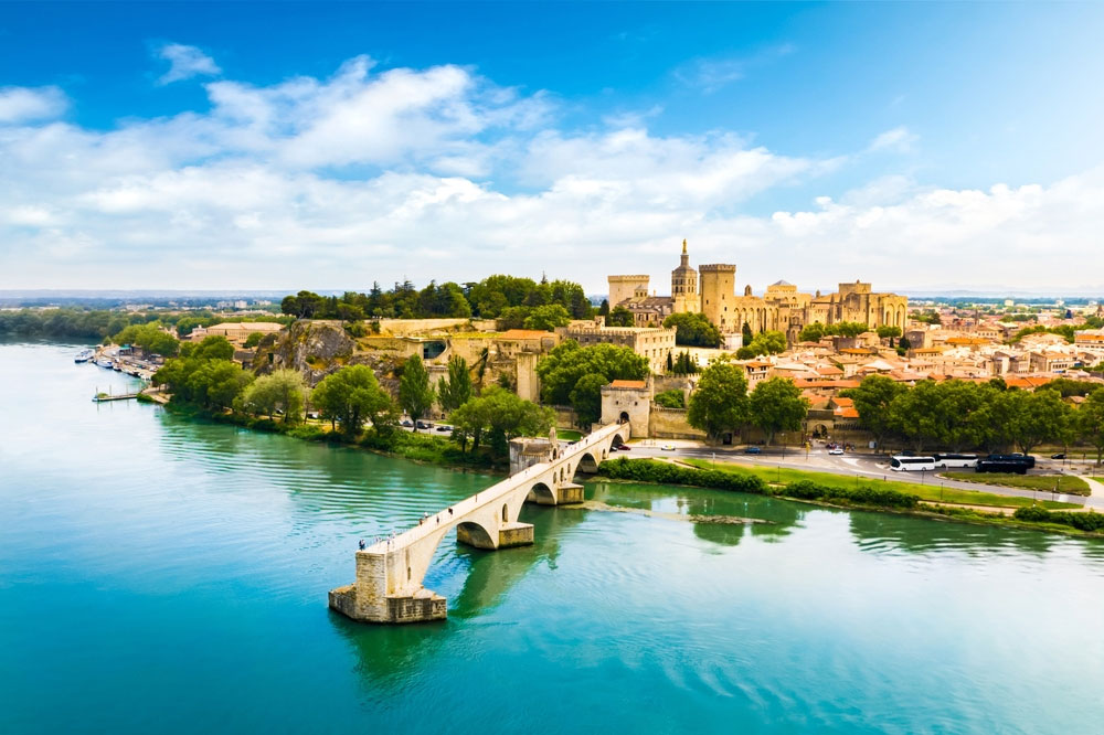 Avignon: Papal History